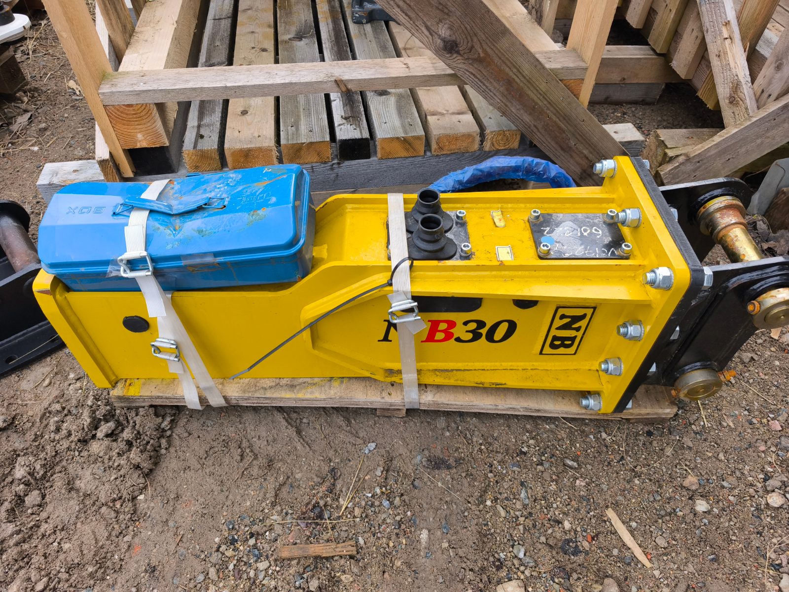 Hydraulické kladivo 200kg 2,5-4t